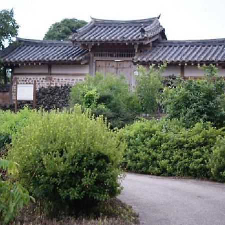 Jeongjaejongtaek Hanok Guesthouse Andong Bagian luar foto