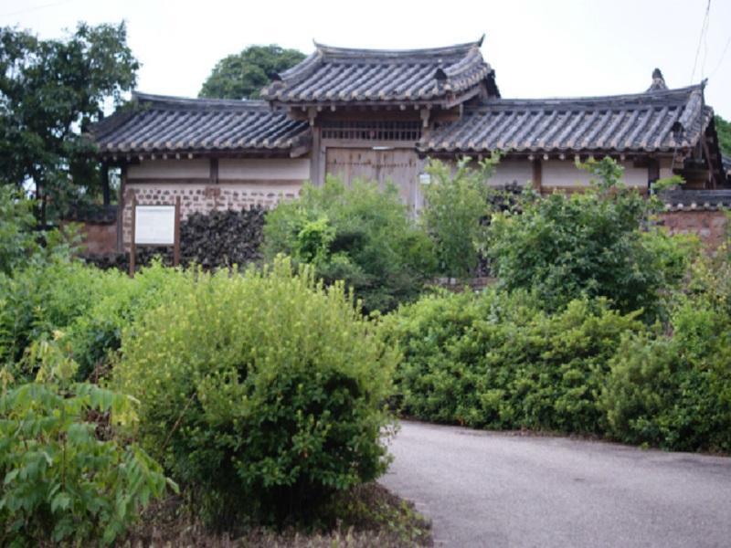 Jeongjaejongtaek Hanok Guesthouse Andong Bagian luar foto